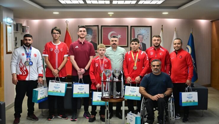 Yıldırım Belediye Başkanı Oktay Yılmaz Şampiyonları Ağırladı