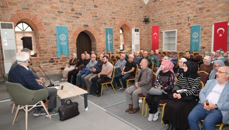 Bursa’da Edebiyat Mahfili Programı Başladı