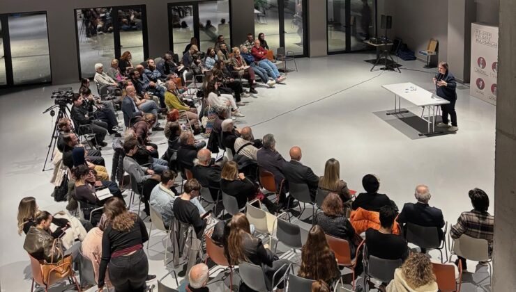 Aristoteles’in Felsefesi Pancar Deposunda Anlatıldı