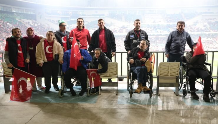 Osmangazi Belediyesi Engelli Bireylere Milli Maç Mutluluğu Yaşattı