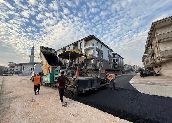İnegöl Belediyesi’nden 3 Ayrı Bölgede Asfalt Hamlesi