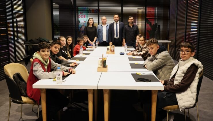 Osmangazi Belediyesi Başarılı Dijiders Öğrencilerine Hediyelerle Ödüllendirdi