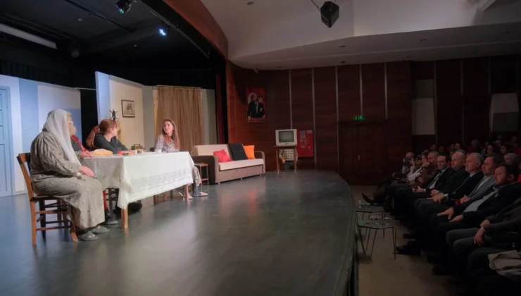 İnegöl’de “Kadın Sığınağı” ilk Gösterimiyle İzleyiciden Tam Not Aldı