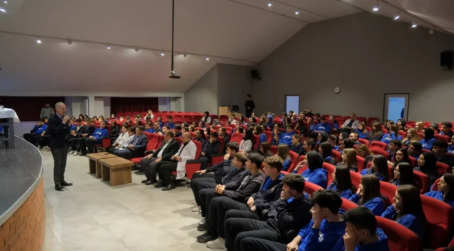 İnegöl Belediye Başkanı Alper Taban Gençlere Kulak Veriyor