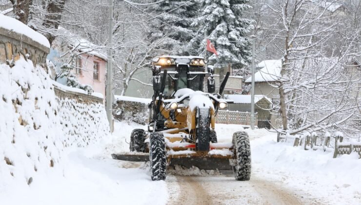 Osmangazi’de Karla Kaplanan Yollara Anında Müdahale Ediliyor