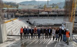 Bursa’da Atatürk Spor Salonu Hızla Yükseliyor