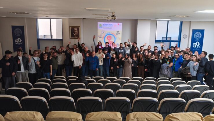 “E-Atıksız Zihinler Dijital Bilgi Yarışması” ile Gençler Bilinçlendirildi