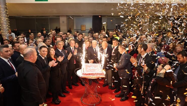 Büyükşehir Belediyesi Ailesi Yeni Yılı Birlikte Kutladı