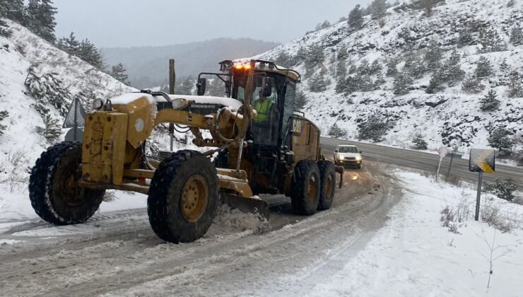 Büyükşehir Belediyesi’nden Karla Mücadelede Yoğun Mesai