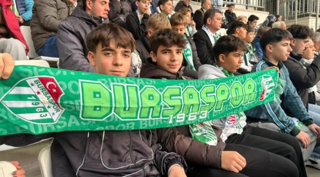 Osmangazi Belediye Başkanı Erkan Aydın Bursaspor Coşkusunu Çocuklarla Yaşadı