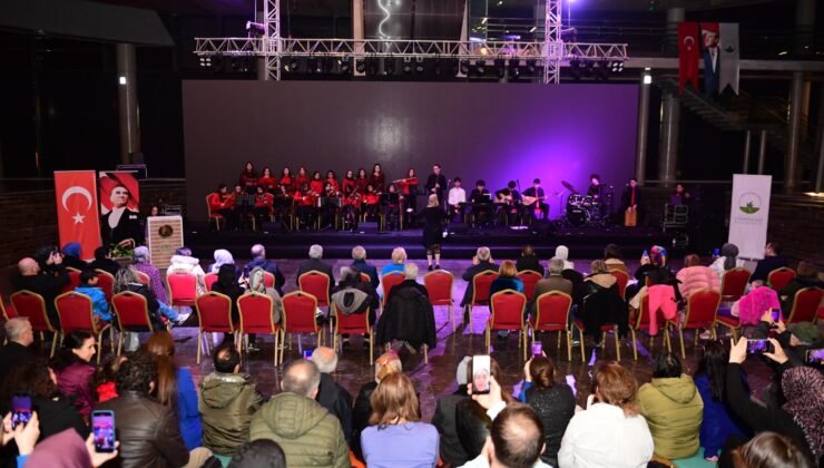 Osmangazi Belediyesi Gençlik Orkestrası ve Korosundan “Yeni Yıla Merhaba” Konseri Verdi