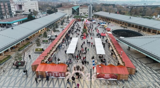 Osmangazi Meydanında Yeni Yıl Heyecanı Yaşanıyor