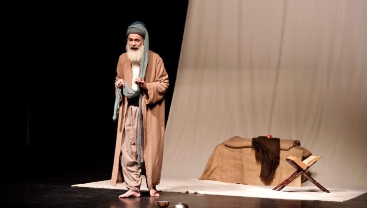 Yıldırım’da İmam-ı Azam Ebu Hanife Tiyatro Oyununa Yoğun İlgi