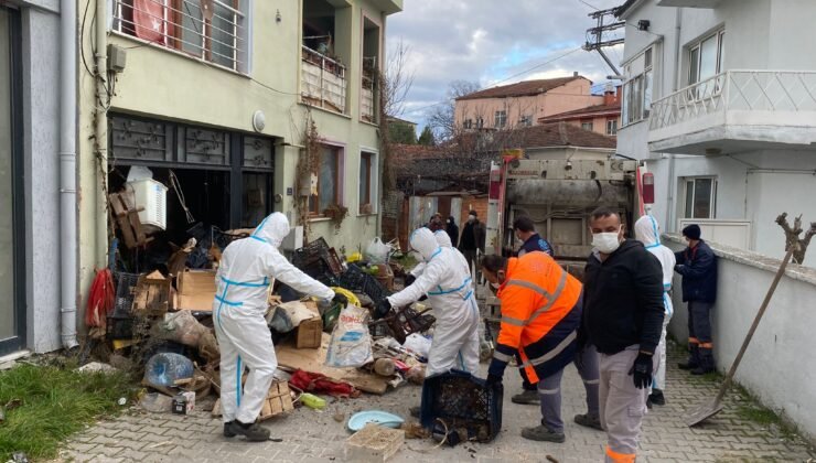 Nilüfer Görükle’de iki Katlı Çöp Ev Temizlendi