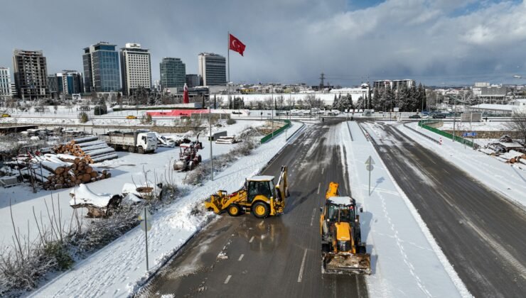 Büyükşehir Belediyesi Karla Mücadelede Yoğun Mesai