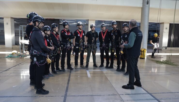 Büyükşehir Belediyesi Afetlere Ekibini Hazırlıyor