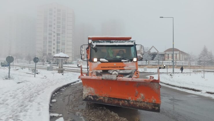 Büyükşehir Belediyesi’nden Karla Mücadelede Tam Mesai