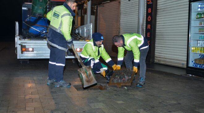 Bursa Tarihi Çarşı ve Hanlar Bölgesinde Gece Mesaisi
