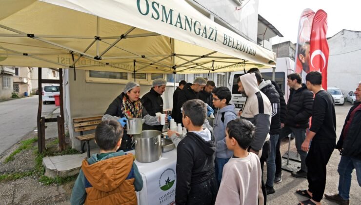 Osmangazi Alemdar Camide Cuma Bereketi Vatandaşlarla Paylaşıldı
