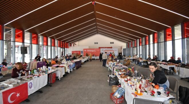 Girişimci Kadınların El Emekleri Osmangazi Meydanında Buluştu