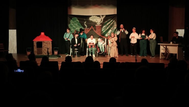 “Miras Değil Mübarek” Tiyatro Oyunu İkinci gösterimi ile Büyük Beğeni Topladı