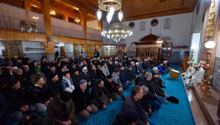 İnegöl Yeni Yılın ilk Sabah Namazımda Bir Araya Geldi