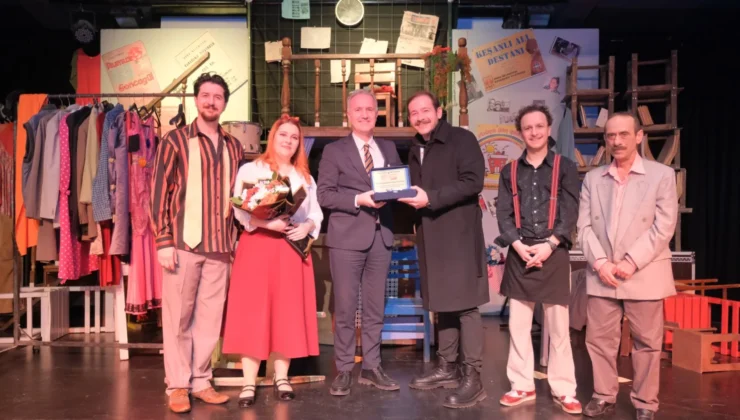 İnegöl’de “Sahnede Festival var” Sloganıyla  Tiyatro Festivali Başladı