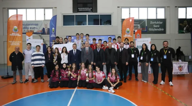 İnegöl’de Spor Festivalinde Spor Tırmanış Branşı Büyük Heyecana Sahne Oldu