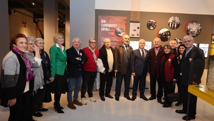 “Geleceğe Dokuyan Fabrika Merinos” Sergisi Ziyarete Açıldı