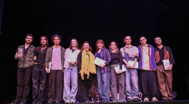 Hamdi Tapınar’ın Dünyası “Üç Nefeslik Rüya” ile Sahneye Taşındı