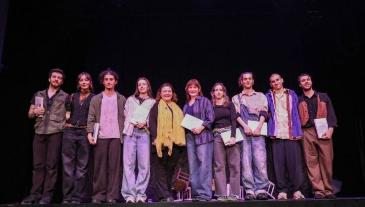 Hamdi Tapınar’ın Dünyası “Üç Nefeslik Rüya” ile Sahneye Taşındı