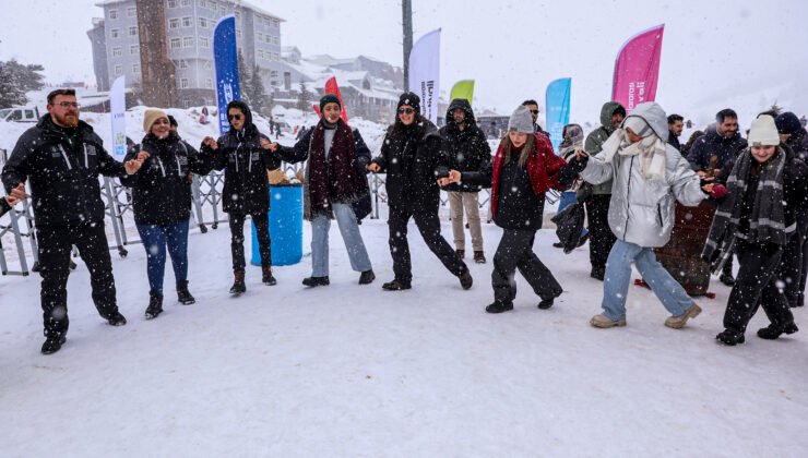 Uludağ Zirvesinde Gençlik Buluşması