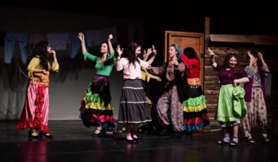 Osmangazi’de “Deli Ayten” Müzikali Yüreklere İşledi