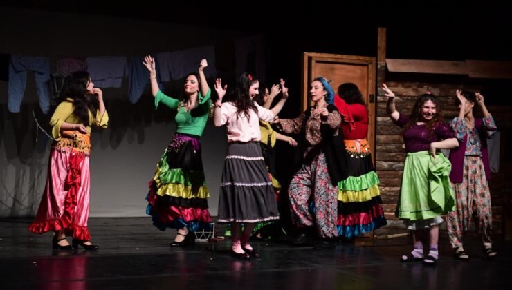 Osmangazi’de “Deli Ayten” Müzikali Yüreklere İşledi