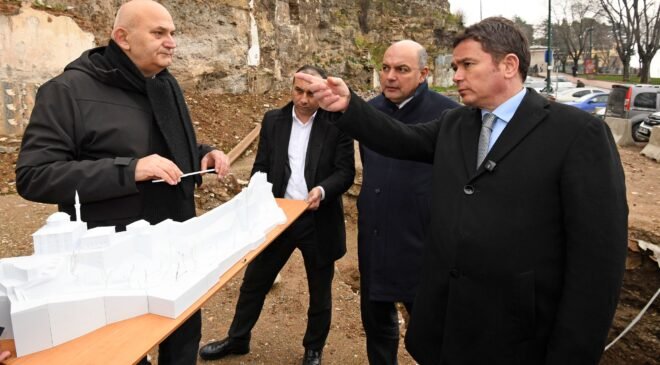 Osmangazi Belediye Başkanı Erkan Aydın Hisar’da Tarihe Sahip Çıkıyor