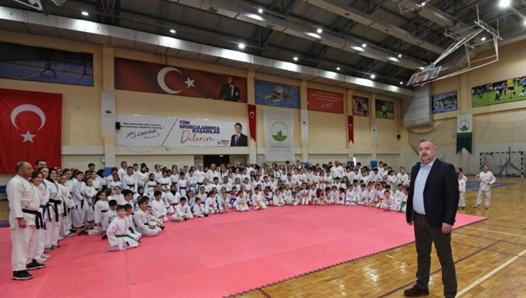 Osmangazi’de Kuşak Sınavında 300 Karateci Kuşak Sevinci  Yaşadı