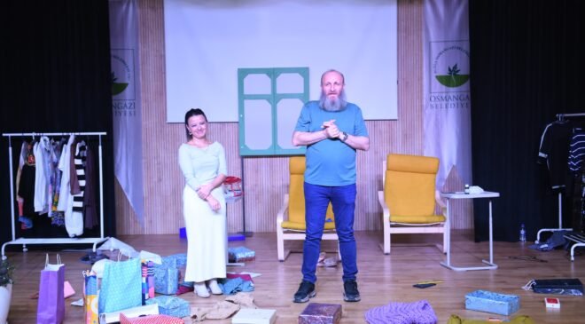 Osmangazi Belediyesi Sanatseverleri Tiyatro ile Buluşturdu