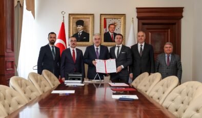 İnegöl’e 10 Birimli Aile Sağlığı Merkezi Bağış Protokolü İmzalandı