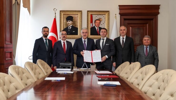 İnegöl’e 10 Birimli Aile Sağlığı Merkezi Bağış Protokolü İmzalandı