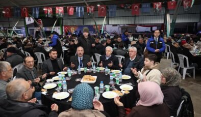 Büyükşehir Belediye Başkanı Mustafa Bozbey İzniklilerle Buluştu