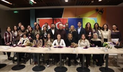 Büyükşehir Belediye Başkanı Mustafa Bozbey Gençlerle Sahur Yaptı