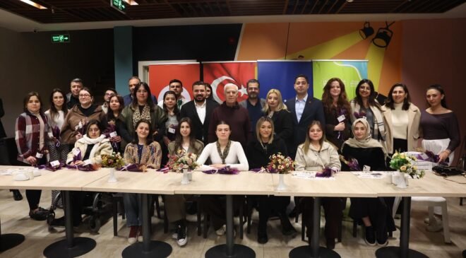 Büyükşehir Belediye Başkanı Mustafa Bozbey Gençlerle Sahur Yaptı