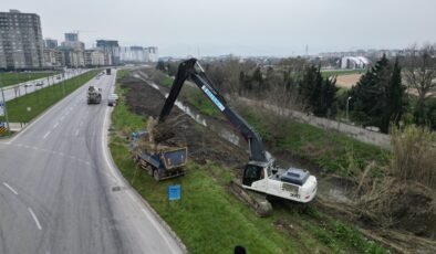 Nilüfer Ayafatma Deresinde Kapsamlı Temizlik Çalışması