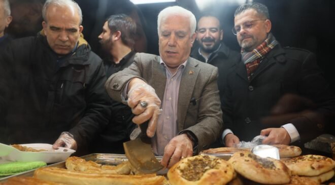 Tahanlı Pide ve Çaylar Belediye Başkanı Mustafa Bozbey’den