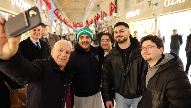 Büyükşehir Belediye Başkanı Mustafa Bozbey Çarşı Esnafıyla Bayramlaştı