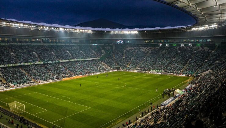 Bursaspor Sevgisi Tribünlerde Coşkuyla Büyüyor