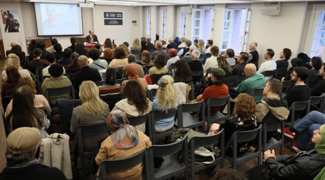 Bursa’da Felsefe Söyleşisine Yoğun İlgi Var