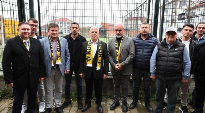 Büyükşehir Belediye Başkanı Mustafa Bozbey’den İnegöl’e Futbol Sahası Müjdesi