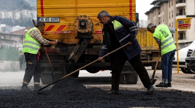 Büyükşehir Belediyesi’nin Hizmetleri Devam Ediyor