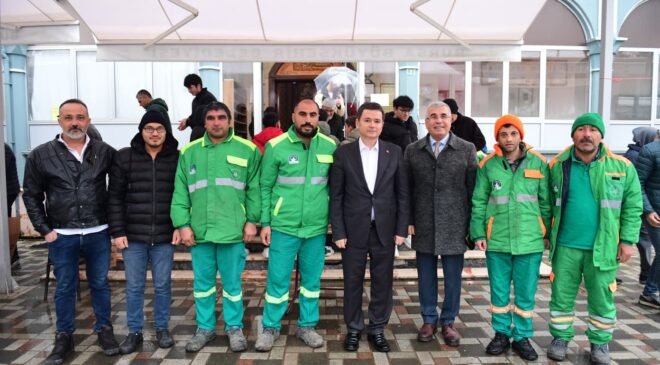 Osmangazi Belediye Başkanı Erkan Aydın Vatandaşlarla Bayramlaştı